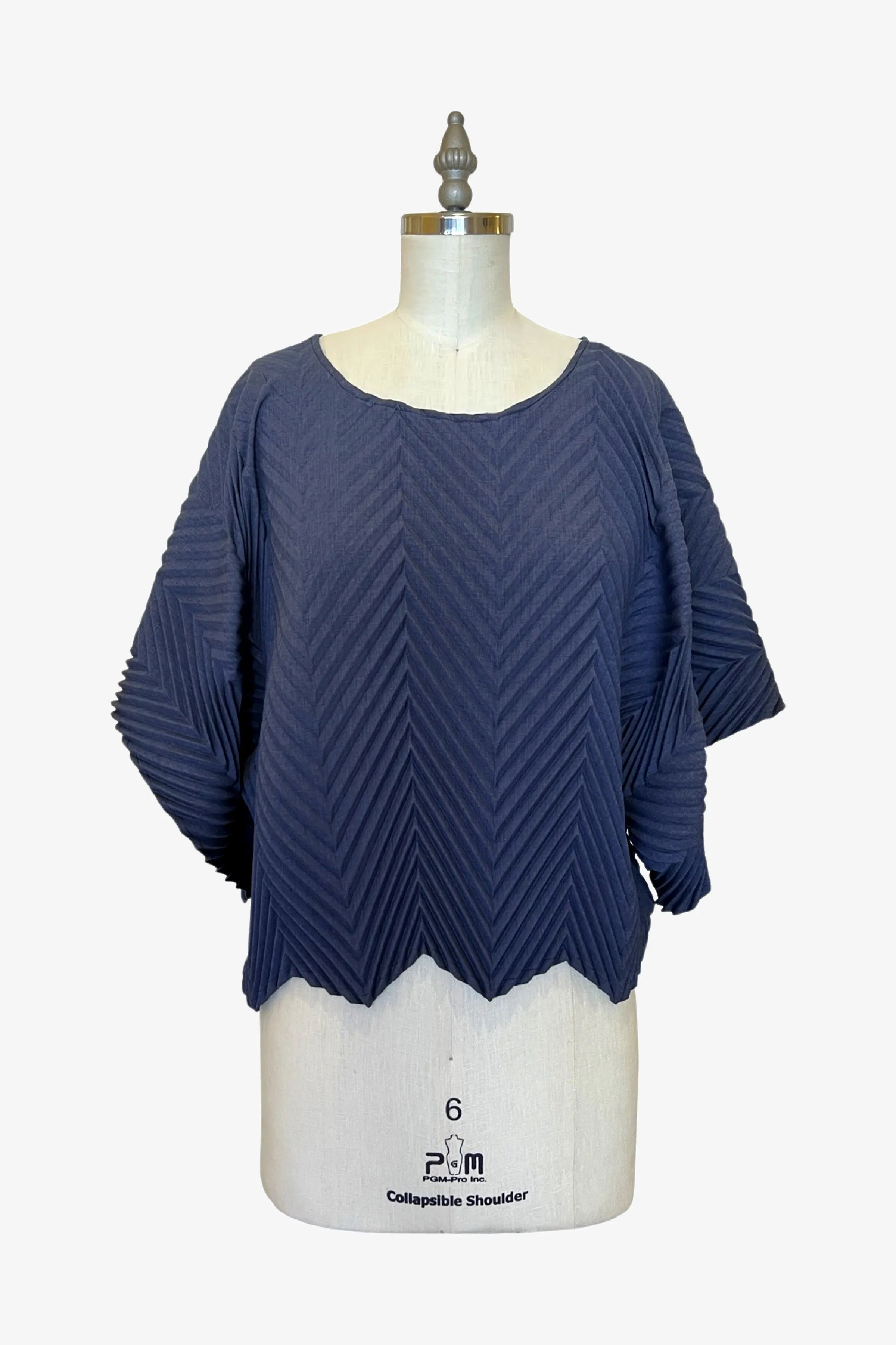 Chevron Pleated Lisbon Top | Navy