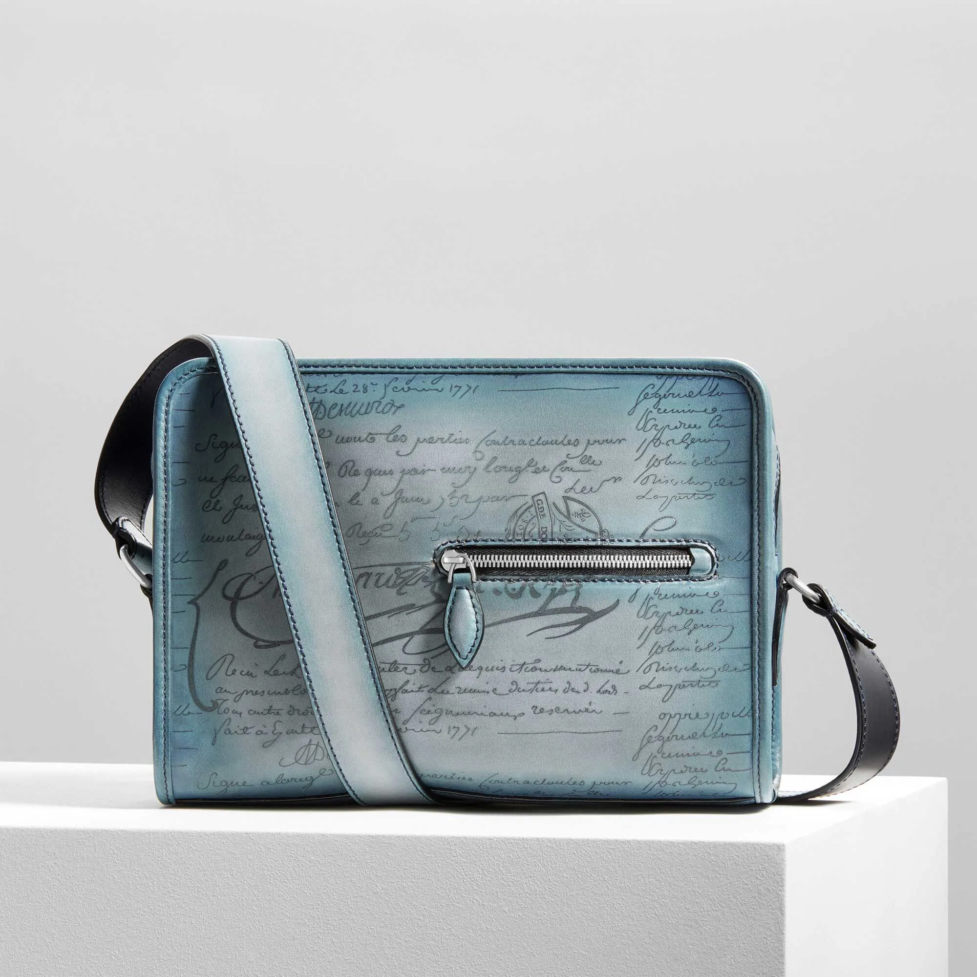 Journalier Scritto Leather Messenger