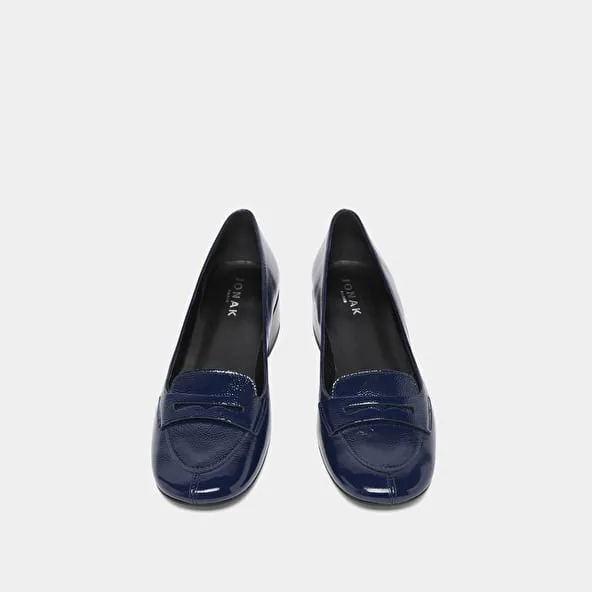 Low-heeled loafers in blue pleated patent