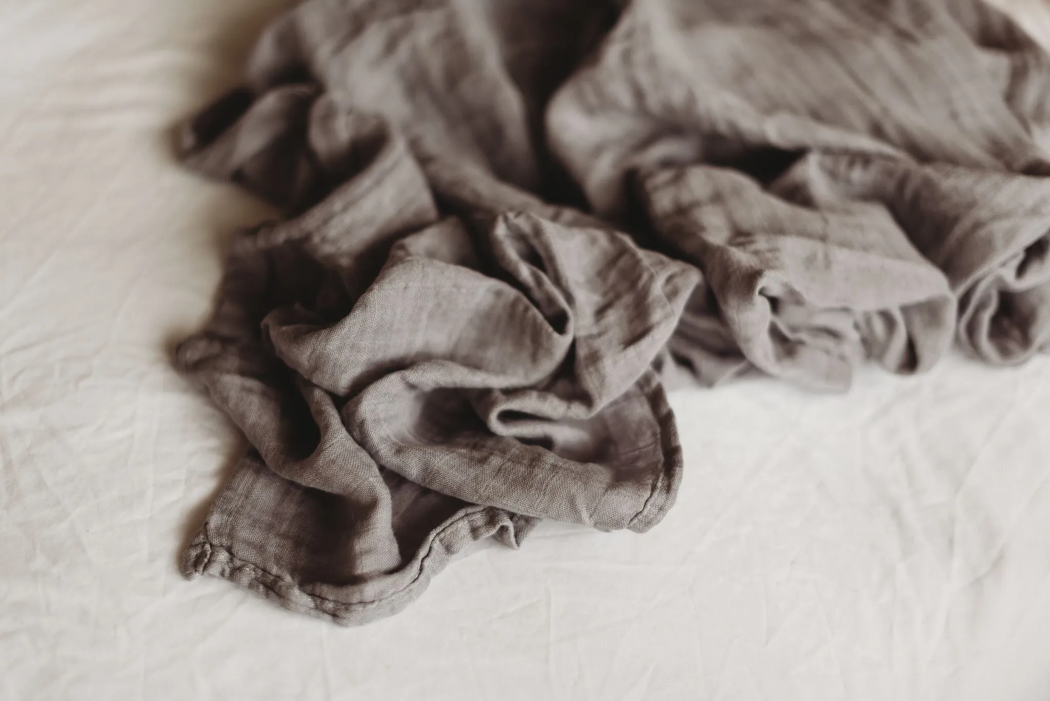 Muslin wrap - grey dove