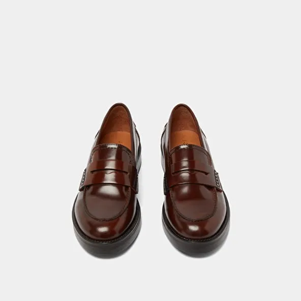 Round-toed loafers in brown patinated leather