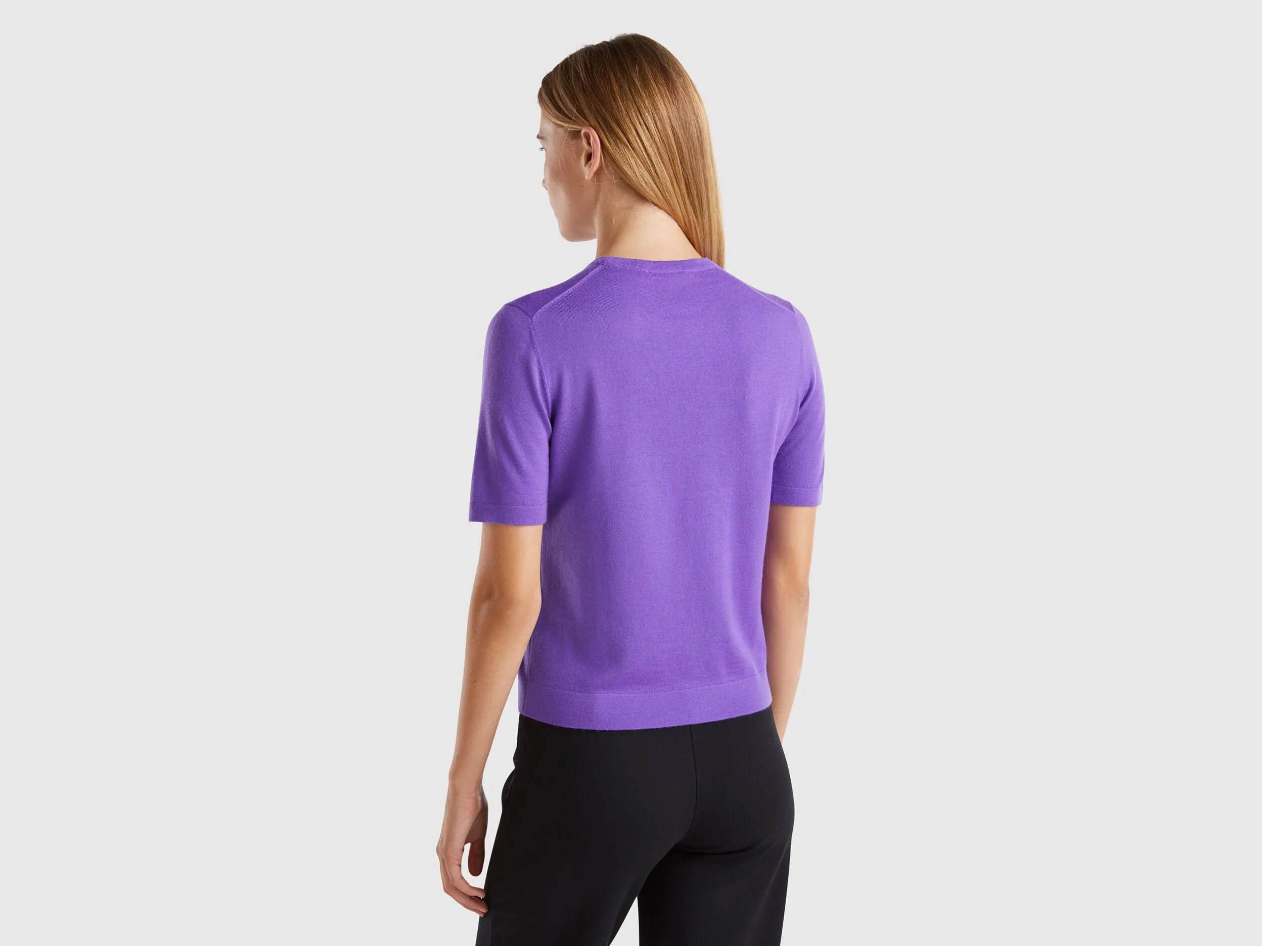 Short sleeve sweater in pure Merino wool - Purple | Benetton