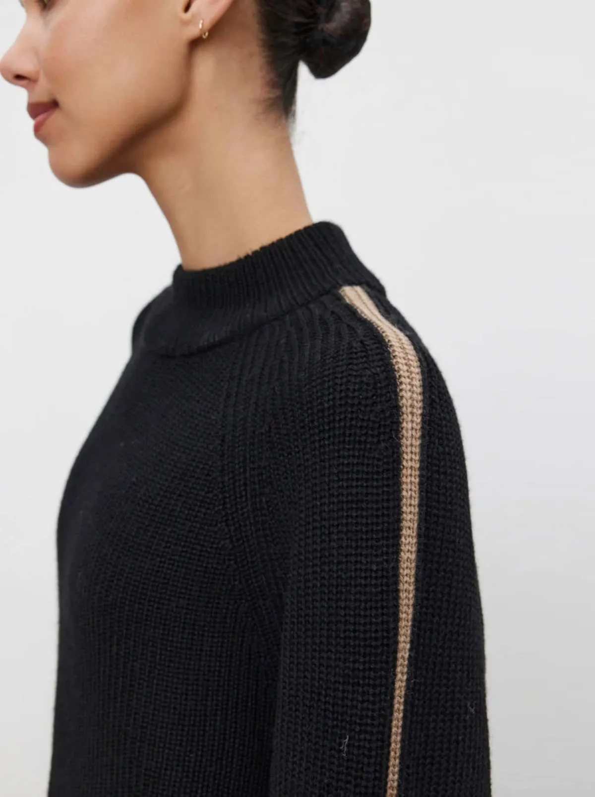 Teagan Sweater - Black/Camel