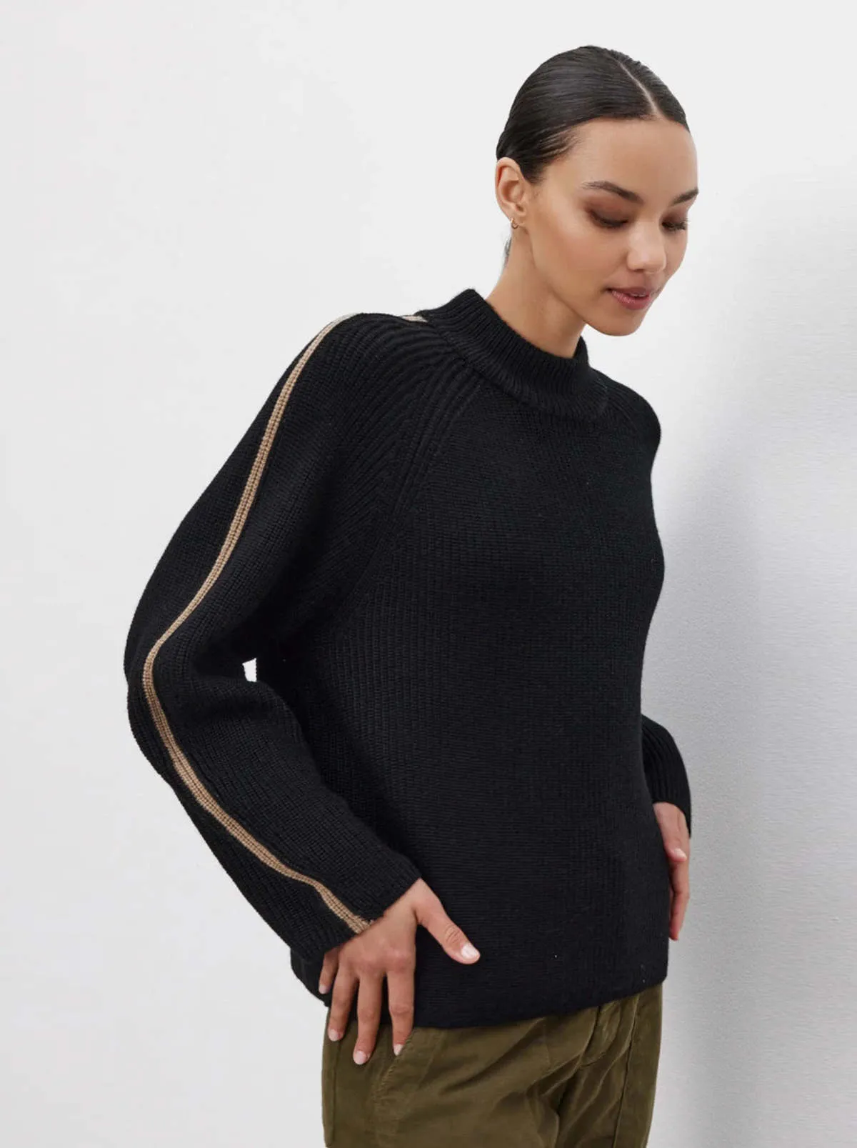 Teagan Sweater - Black/Camel