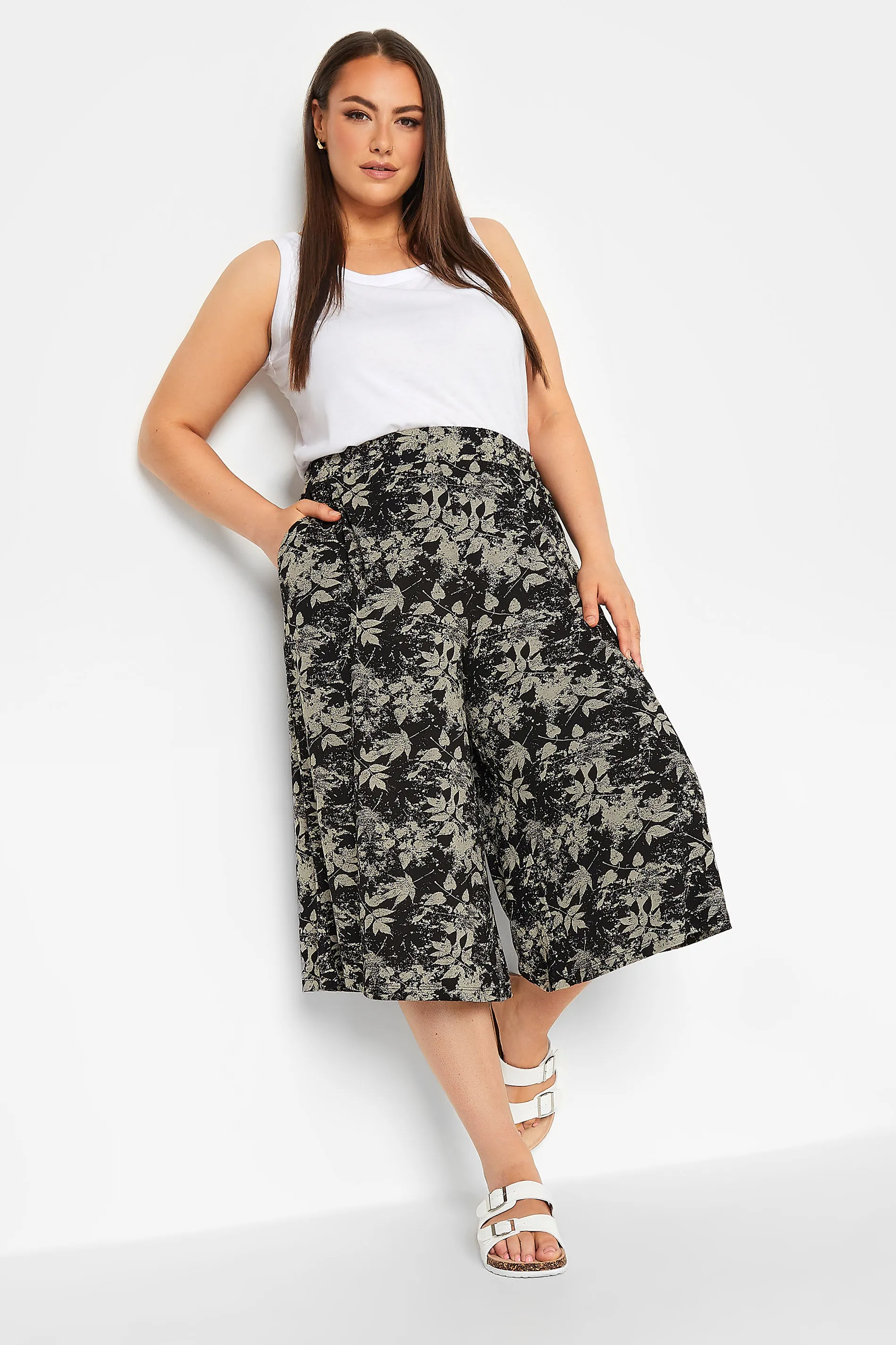 YOURS Curve Black Mixed Leaf Print Culottes